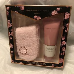 Adrienne Vittadini Luxury Foot Care Set (1)